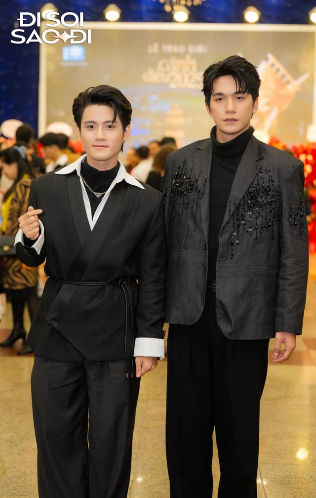 Thảm đỏ C&aacute;nh Diều 2025: L&ecirc; Bống - Thanh Hương xinh sang kịch trần, tổng t&agrave;i C&aacute;ch Em 1 Milimet khen đẹp l&agrave; chưa đủ- Ảnh 13.