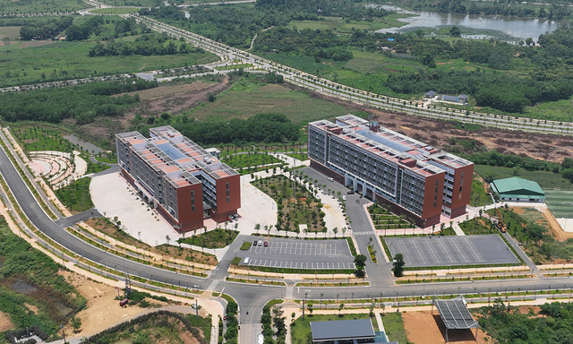 Kh&ocirc;ng phải FTU, NEU, đ&acirc;y mới l&agrave; đại học TOP 1 Việt Nam năm 2026: Khu&ocirc;n vi&ecirc;n rộng gấp 5 lần phường Ho&agrave;n Kiếm, gấp 42 lần ĐH B&aacute;ch Khoa H&agrave; Nội- Ảnh 2.