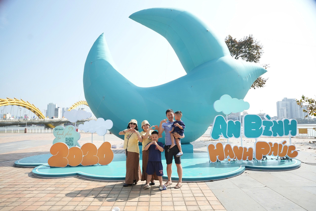 Ch&uacute; chim xanh bất ngờ &ldquo;đổ bộ&rdquo; ba miền, d&acirc;n mạng rủ nhau đi check-in- Ảnh 2.