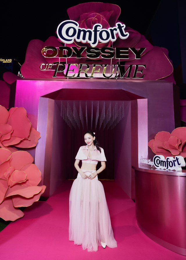 Hoa Hậu Thanh Thủy, Tóc Tiên, Gemini Hùng Huỳnh, Cường Bạch… cùng dàn sao All-Star đổ bộ sự kiện Comfort Odyssey Of Perfume- Ảnh 1. Hoa Hậu Thanh Thủy, Tóc Tiên, Gemini Hùng Huỳnh, Cường Bạch… cùng dàn sao All-Star đổ bộ sự kiện Comfort Odyssey Of Perfume- Ảnh 1.