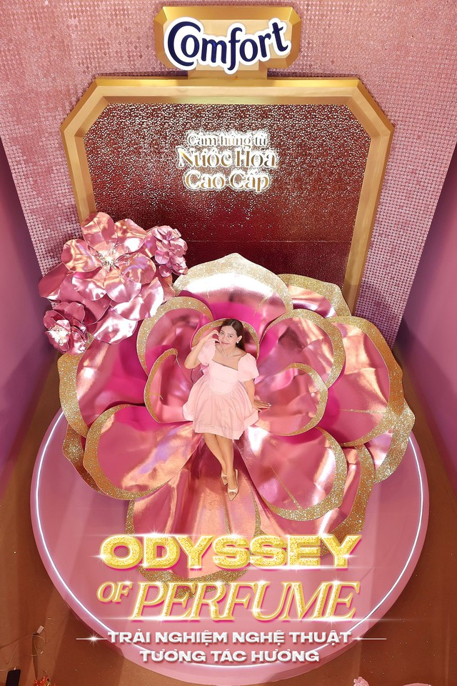 Hoa Hậu Thanh Thủy, Tóc Tiên, Gemini Hùng Huỳnh, Cường Bạch… cùng dàn sao All-Star đổ bộ sự kiện Comfort Odyssey Of Perfume- Ảnh 11. Hoa Hậu Thanh Thủy, Tóc Tiên, Gemini Hùng Huỳnh, Cường Bạch… cùng dàn sao All-Star đổ bộ sự kiện Comfort Odyssey Of Perfume- Ảnh 11.