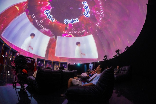 Hoa Hậu Thanh Thủy, Tóc Tiên, Gemini Hùng Huỳnh, Cường Bạch… cùng dàn sao All-Star đổ bộ sự kiện Comfort Odyssey Of Perfume- Ảnh 12. Hoa Hậu Thanh Thủy, Tóc Tiên, Gemini Hùng Huỳnh, Cường Bạch… cùng dàn sao All-Star đổ bộ sự kiện Comfort Odyssey Of Perfume- Ảnh 12.