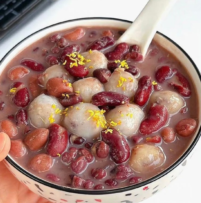 Chợ Việt rất sẵn 7 m&oacute;n m&agrave;u đỏ "bơm thuốc bổ" thi&ecirc;n nhi&ecirc;n cho tim, ph&aacute; tan cục m&aacute;u đ&ocirc;ng, h&uacute;t dầu trong m&aacute;u- Ảnh 3.