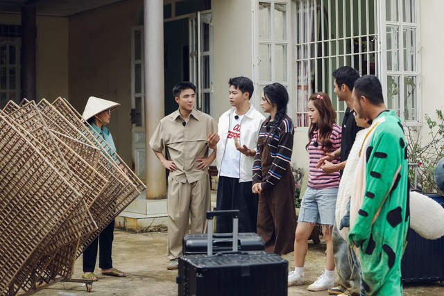 L&ecirc; Tuấn Khang, Ninh Dương Story v&agrave; top những gương mặt nổi bật &ldquo;D&aacute;m Mở Lối Ri&ecirc;ng&rdquo; tại WeChoice Awards 2024 giờ ra sao?- Ảnh 3.