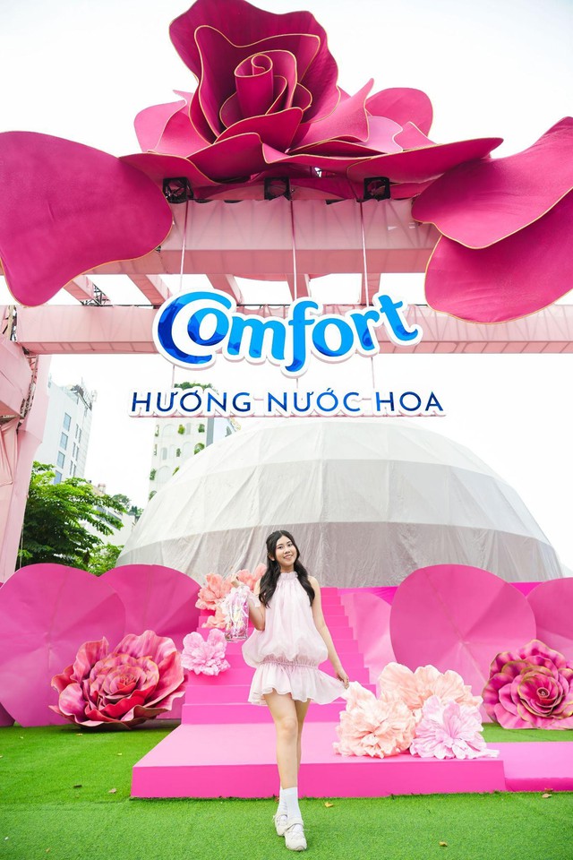 Hoa Hậu Thanh Thủy, Tóc Tiên, Gemini Hùng Huỳnh, Cường Bạch… cùng dàn sao All-Star đổ bộ sự kiện Comfort Odyssey Of Perfume- Ảnh 7. Hoa Hậu Thanh Thủy, Tóc Tiên, Gemini Hùng Huỳnh, Cường Bạch… cùng dàn sao All-Star đổ bộ sự kiện Comfort Odyssey Of Perfume- Ảnh 7.