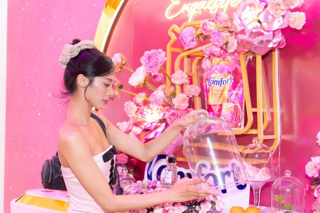 Hoa Hậu Thanh Thủy, Tóc Tiên, Gemini Hùng Huỳnh, Cường Bạch… cùng dàn sao All-Star đổ bộ sự kiện Comfort Odyssey Of Perfume- Ảnh 9. Hoa Hậu Thanh Thủy, Tóc Tiên, Gemini Hùng Huỳnh, Cường Bạch… cùng dàn sao All-Star đổ bộ sự kiện Comfort Odyssey Of Perfume- Ảnh 9.