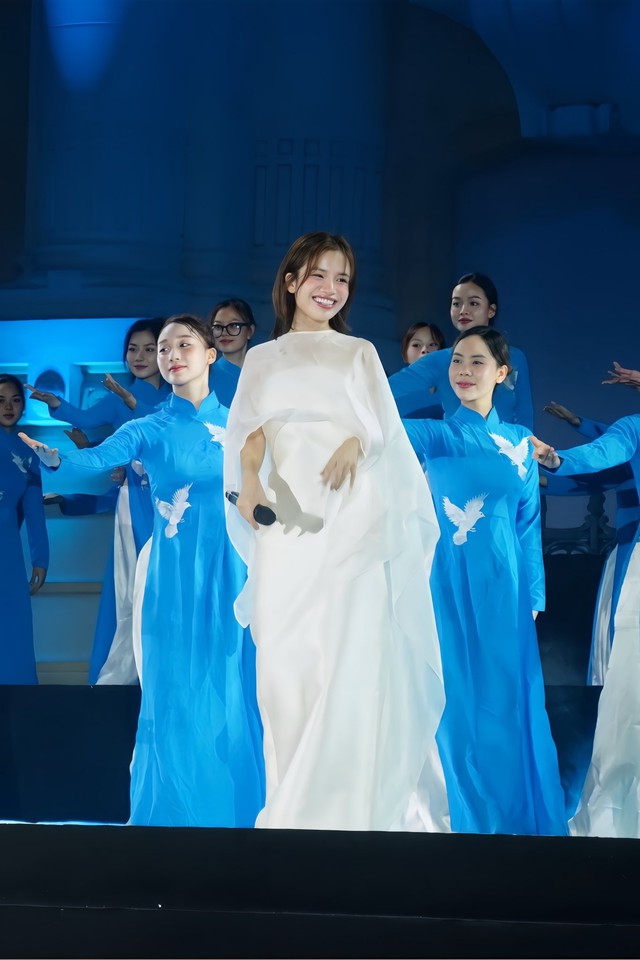 Thượng u&yacute; Qu&acirc;n đội đắt show nhất hiện nay: Nữ thần mở m&agrave;n concert quốc gia, giọng h&aacute;t c&agrave;ng nghe c&agrave;ng th&iacute;ch- Ảnh 6.