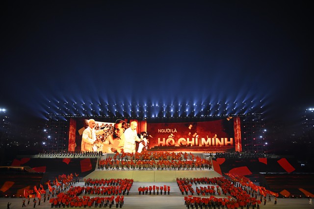 H&agrave; Nội trời r&eacute;t căm căm 12 độ C, khu vực Mỹ Đ&igrave;nh vẫn ken đặc người d&acirc;n với m&agrave;n ph&aacute;o hoa ho&agrave;nh tr&aacute;ng chưa từng c&oacute;- Ảnh 15.