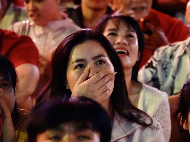 Cổ động viên lặng người sau bàn gỡ hoà của U23 Hàn Quốc- Ảnh 21.