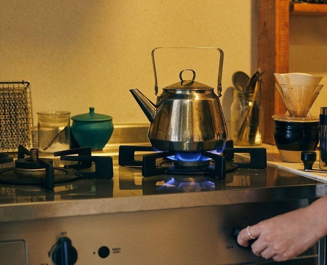 Kh&ocirc;ng phải nước để qua đ&ecirc;m hay đun s&ocirc;i nhiều lần, đ&acirc;y mới l&agrave; 2 loại nước "nu&ocirc;i" tế b&agrave;o ung thư &iacute;t ai ngờ đến- Ảnh 1.