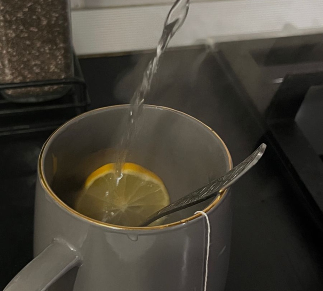 Kh&ocirc;ng phải nước để qua đ&ecirc;m hay đun s&ocirc;i nhiều lần, đ&acirc;y mới l&agrave; 2 loại nước "nu&ocirc;i" tế b&agrave;o ung thư &iacute;t ai ngờ đến- Ảnh 2.