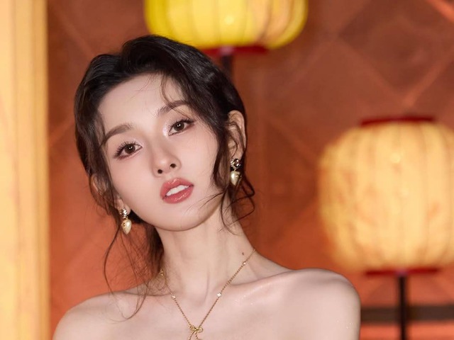 Tống Tổ Nhi gầy b&aacute;o động- Ảnh 1.