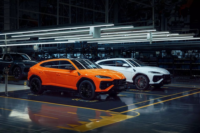 Minh Nhựa lần đầu c&ocirc;ng khai Lamborghini Urus SE hơn 15 tỷ đồng: Mời &lsquo;&ocirc;ng tr&ugrave;m&rsquo; ng&agrave;nh nhựa l&aacute;i thử v&agrave; nhận c&acirc;u chốt g&acirc;y ngỡ ng&agrave;ng- Ảnh 5.