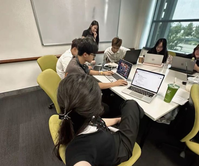 Tại sao dân văn phòng ngồi một chỗ nhưng ngày nào cơ thể cũng mệt mỏi rã rời? 5 điều này bạn chưa ngờ tới- Ảnh 2. Tại sao dân văn phòng ngồi một chỗ nhưng ngày nào cơ thể cũng mệt mỏi rã rời? 5 điều này bạn chưa ngờ tới- Ảnh 2.