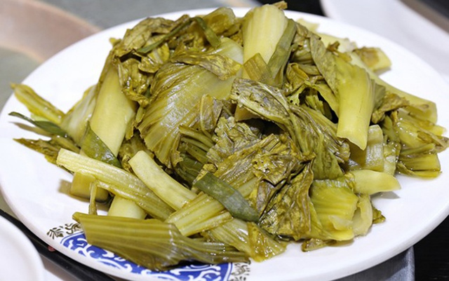 Học sinh lớp 7 l&atilde;nh "&aacute;n tử" ung thư dạ d&agrave;y v&igrave; m&ecirc; m&oacute;n rau "chua chua, gi&ograve;n gi&ograve;n" rất quen tr&ecirc;n m&acirc;m cơm Việt- Ảnh 2.