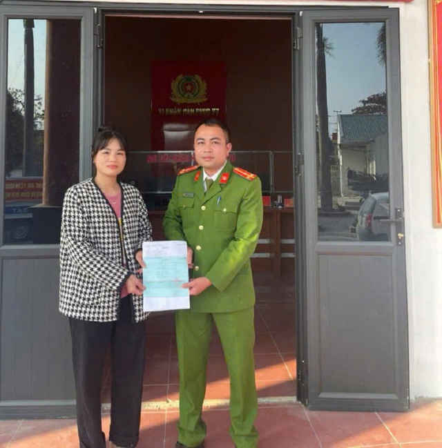 Người phụ nữ SN 2000 phát hiện tài khoản có 1 tỷ đồng không rõ lai lịch, công an cùng tới NH Vietinbank xác minh nguồn gốc- Ảnh 1. Người phụ nữ SN 2000 phát hiện tài khoản có 1 tỷ đồng không rõ lai lịch, công an cùng tới NH Vietinbank xác minh nguồn gốc- Ảnh 1.