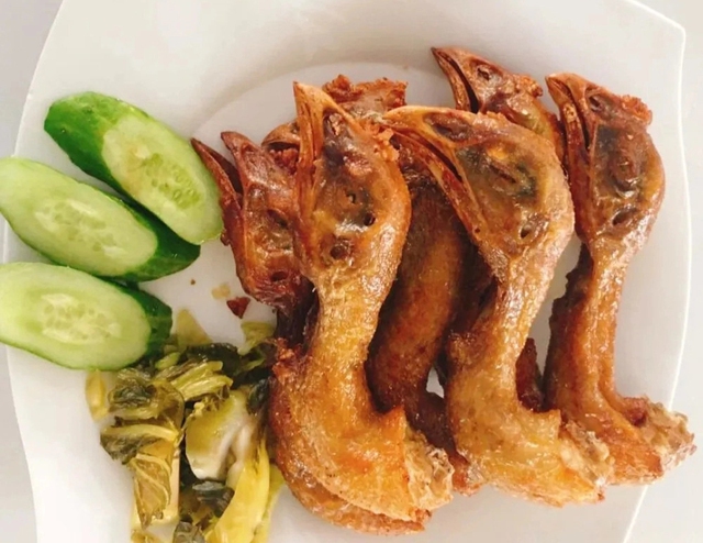 5 thứ người th&ocirc;ng minh th&egrave;m mấy cũng kh&ocirc;ng động đến khi ăn thịt g&agrave;: Tr&ocirc;ng th&igrave; ngon nhưng dễ giấu to&agrave;n "độc tố"- Ảnh 3.