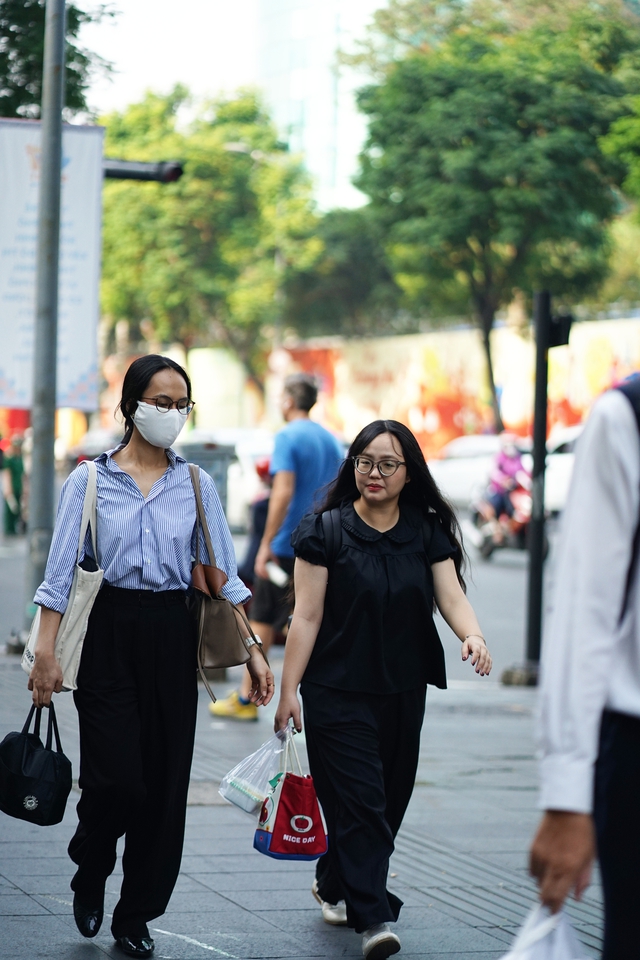 Người dân vượt rét mướt đi làm sau kỳ nghỉ lễ, hàng loạt tuyến đường ùn tắc- Ảnh 16. Người dân vượt rét mướt đi làm sau kỳ nghỉ lễ, hàng loạt tuyến đường ùn tắc- Ảnh 16.