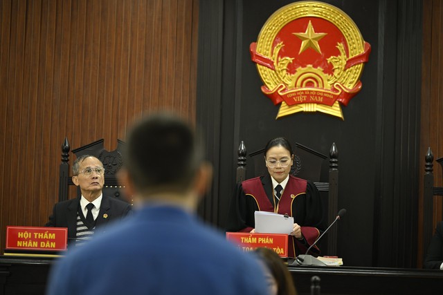 Người đàn ông hành hung phụ nữ tại sảnh chung cư Hà Nội nói lời sau cùng- Ảnh 2. Người đàn ông hành hung phụ nữ tại sảnh chung cư Hà Nội nói lời sau cùng- Ảnh 2.