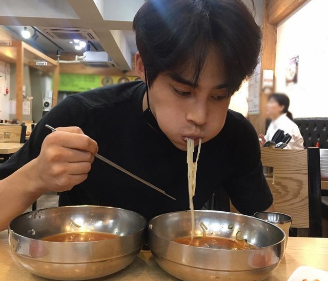 8 người một nh&agrave; c&ugrave;ng mắc ung thư tuyến gi&aacute;p, b&aacute;c sĩ nhắc nhở: Thấy 5 thay đổi n&agrave;y, e rằng "tế b&agrave;o ung thư" đ&atilde; lớn- Ảnh 3.