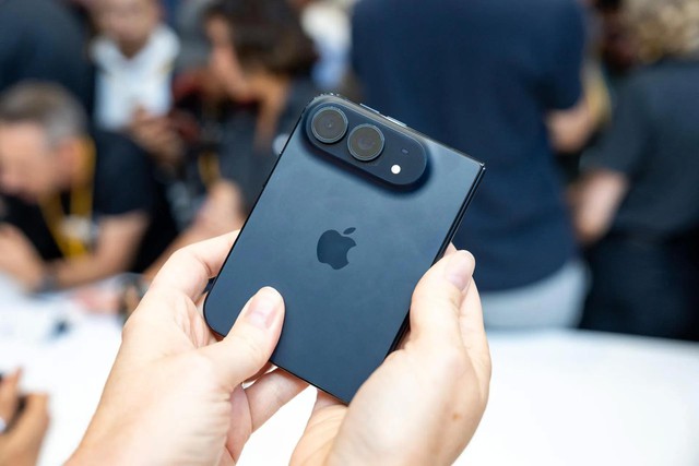 Ngắm cận cảnh iPhone Duo trước ngày mở bán tại Việt Nam - Ảnh 7.