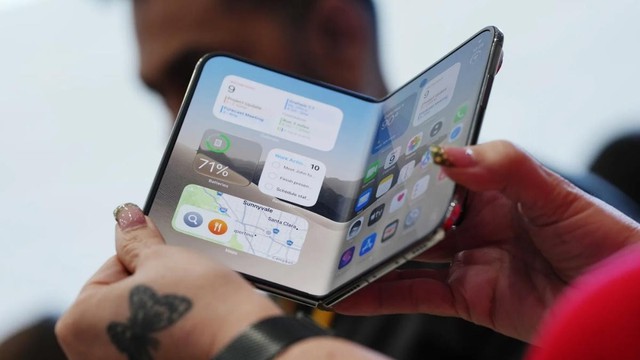 Ngắm cận cảnh iPhone Duo trước ngày mở bán tại Việt Nam - Ảnh 2.