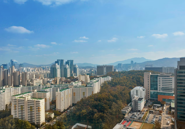 B&ecirc;n trong t&ograve;a nh&agrave; đắt đỏ bậc nhất Gangnam - nơi giới thượng lưu tận hưởng trải nghiệm ba ng&agrave;y kh&ocirc;ng chạm mặt phố tại JW Marriott Hotel Seoul - Ảnh 32.