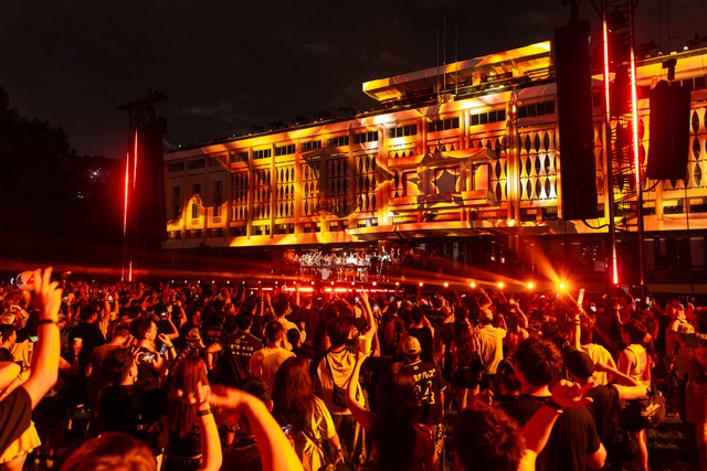 Trực tiếp từ điểm dừng duy nhất ở Đông Nam Á của NEWORLD: Huyền thoại Adam Beyer kết show ấn tượng, hàng nghìn raver "bung chất riêng" cùng bia Tuborg - Ảnh 41.