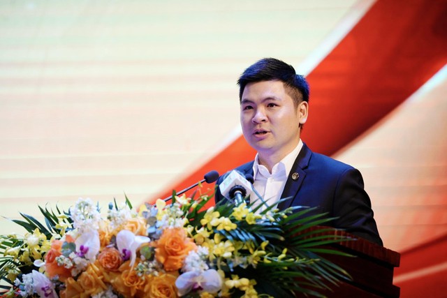 Người đ&agrave;n &ocirc;ng ở H&agrave; Nội sở hữu hơn 1,4 ngh&igrave;n tỷ, sống trong căn biệt thự 6 tầng với vợ Hoa hậu- Ảnh 1.