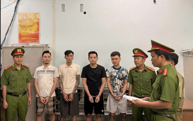 Triệt ph&aacute; đường d&acirc;y cho thu&ecirc; v&agrave;ng để cho vay l&atilde;i nặng, khởi tố 36 người- Ảnh 1.