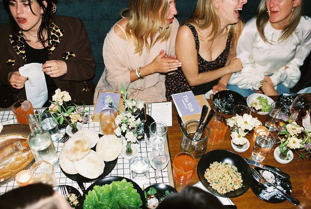 Trả tiền triệu để ăn tối với người lạ: Supper club l&agrave; g&igrave; m&agrave; từ London, Dubai đến TP.HCM đều &ldquo;ch&aacute;y v&eacute;&rdquo;?- Ảnh 5.