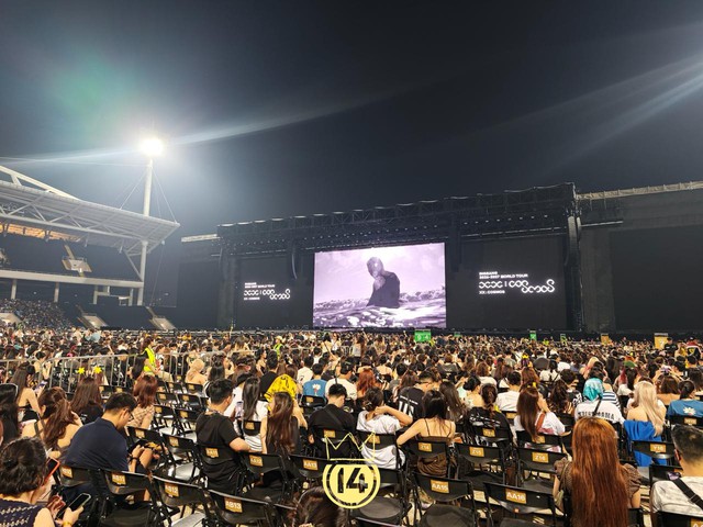 Concert BIGBANG H&agrave; Nội ch&iacute;nh thức s&aacute;ng đ&egrave;n: Fanchant Fanstatic Baby kh&ocirc;ng ai nhiệt hơn VVIP, G-Dragon cuối c&ugrave;ng cũng đập đ&agrave;n ở Việt Nam! - Ảnh 8.