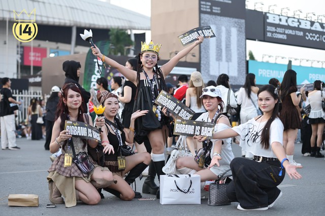 Trai xinh g&aacute;i đẹp đổ bộ concert BIGBANG H&agrave; Nội: Chưa v&agrave;o s&acirc;n đ&atilde; c&oacute; đại tiệc outfit, đ&uacute;ng l&agrave; "like idol like fan"- Ảnh 19.