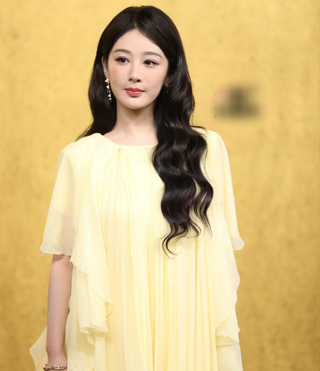 Lưu Diệc Phi k&eacute;m sắc, d&agrave;n sao gầy trơ xương tại thảm đỏ hot nhất- Ảnh 5.