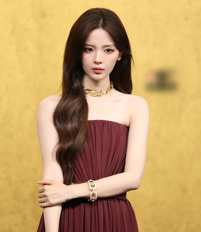 Lưu Diệc Phi k&eacute;m sắc, d&agrave;n sao gầy trơ xương tại thảm đỏ hot nhất- Ảnh 4.