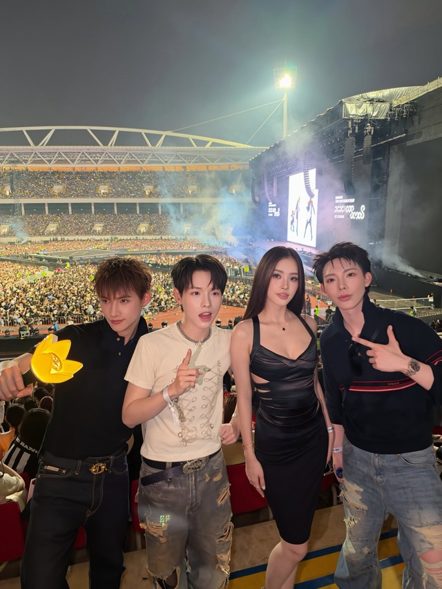 Đi vài bước là gặp sao Việt tại concert BIGBANG: Phương Ly - Tiểu Vy "lên đồ" nhập cuộc, Anh Tài - Anh Trai - Em Xinh cùng đổ bộ - Ảnh 3.
