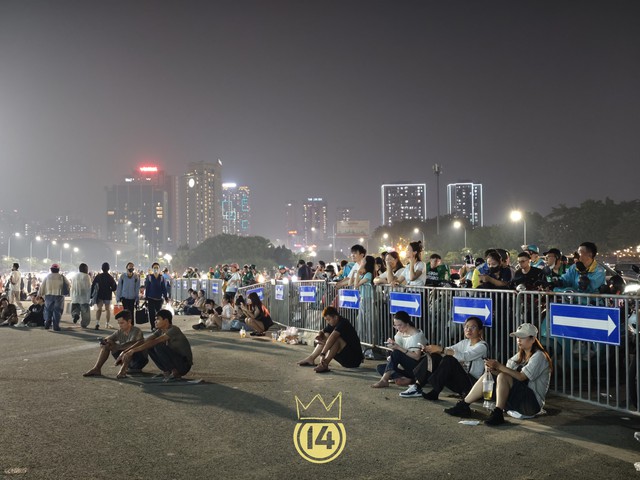 Concert BIGBANG Hà Nội ngày 2: G-Dragon đã biết "anh Long" là ai! - Ảnh 12.
