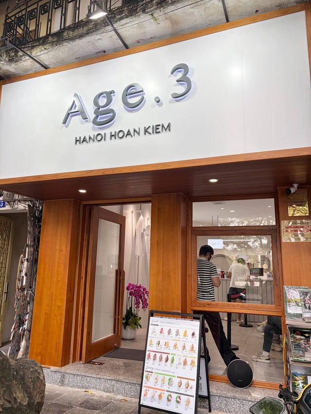 M&oacute;n b&aacute;nh khiến Tăng Thanh H&agrave; xếp h&agrave;ng 40 ph&uacute;t vừa về H&agrave; Nội: Gi&aacute; gần 200k/chiếc, một vị phải bỏ dở giữa chừng  - Ảnh 2.