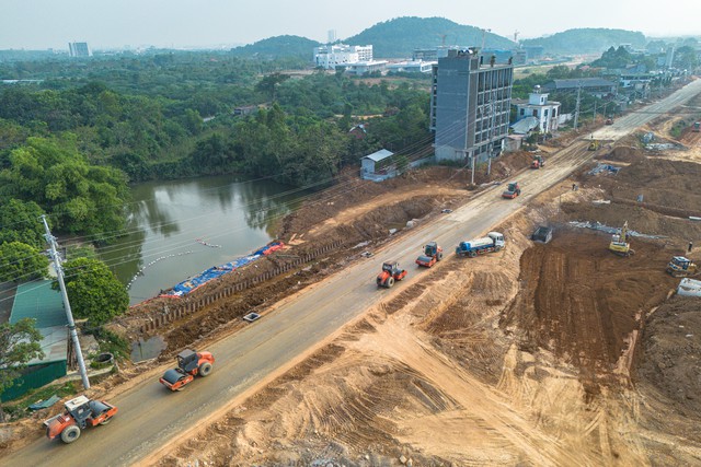 To&agrave;n cảnh tuyến đường rộng gấp gần 4 lần đường băng s&acirc;n bay, kết nối đại lộ đẹp nhất Việt Nam với cao tốc đi T&acirc;y Bắc- Ảnh 5.
