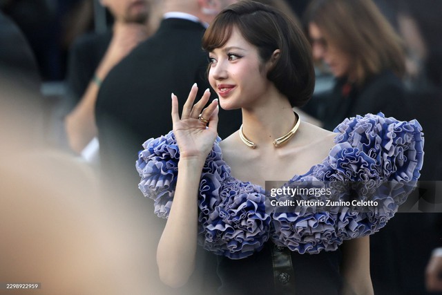 Màn "sửa đồ" điên rồ của Lisa ở show Louis Vuitton: Nhan sắc cứu thời trang một phen trông thấy - Ảnh 5.