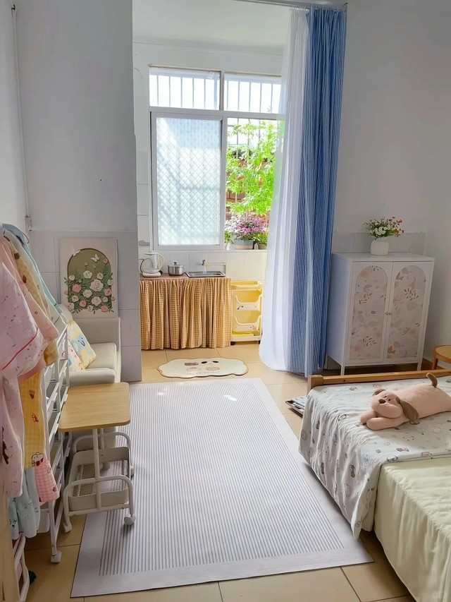 Ph&ograve;ng trọ 15m2 gi&aacute; 1,1 triệu đồng/th&aacute;ng của nữ sinh SN 2005- Ảnh 1.