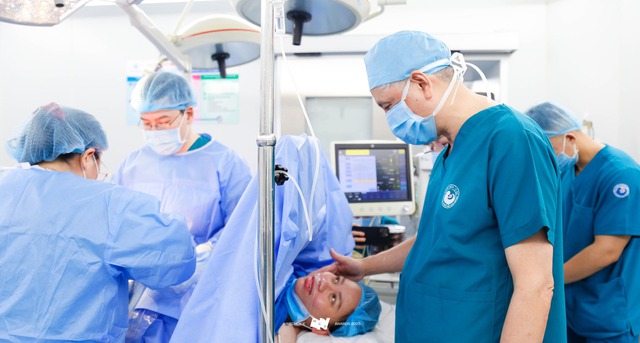 Gi&aacute;m đốc Bệnh viện Từ Dũ: "Kh&ocirc;ng kh&oacute; khăn th&igrave; l&agrave;m sao l&agrave;m y b&aacute;c sĩ được, b&aacute;c sĩ to&agrave;n l&agrave;m những việc kh&oacute; khăn"- Ảnh 1.