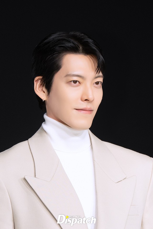 Kim Woo Bin t&aacute;i xuất hậu hưởng tuần trăng mật nhưng Shin Min Ah mới l&agrave; người được khen- Ảnh 7.