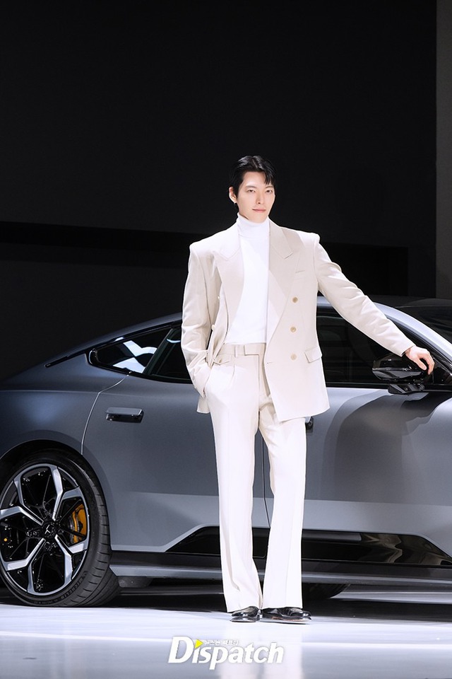 Kim Woo Bin t&aacute;i xuất hậu hưởng tuần trăng mật nhưng Shin Min Ah mới l&agrave; người được khen- Ảnh 1.