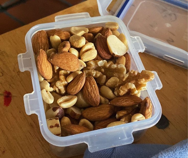 Ng&agrave;y c&agrave;ng nhiều nữ giới c&ograve;n trẻ đ&atilde; mắc ung thư v&uacute;, b&aacute;c sĩ n&oacute;i thẳng: 5 m&oacute;n n&agrave;y phải ĂN &Iacute;T LẠI!- Ảnh 3.