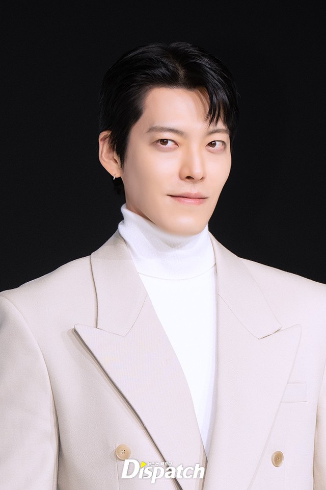 Kim Woo Bin t&aacute;i xuất hậu hưởng tuần trăng mật nhưng Shin Min Ah mới l&agrave; người được khen- Ảnh 4.