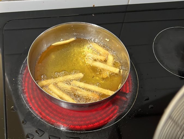 Ng&agrave;y c&agrave;ng nhiều nam giới c&ograve;n trẻ đ&atilde; ung thư phổi, b&aacute;c sĩ n&oacute;i thẳng: Bỏ thuốc chưa đủ, phải ĂN &Iacute;T ĐI 5 m&oacute;n!- Ảnh 2.