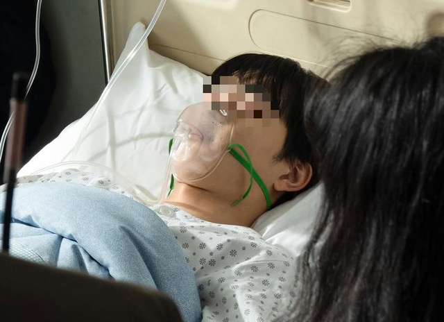 Ng&agrave;y c&agrave;ng nhiều nam giới c&ograve;n trẻ đ&atilde; ung thư phổi, b&aacute;c sĩ n&oacute;i thẳng: Bỏ thuốc chưa đủ, phải ĂN &Iacute;T ĐI 5 m&oacute;n!- Ảnh 1.