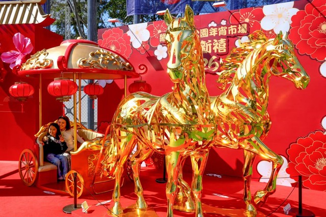 TRỰC TIẾP: Cả châu Á rộn ràng đón Tết Bính Ngọ 2026 gần kề: Không khí khắp nơi đã rộn ràng lắm rồi!- Ảnh 7. TRỰC TIẾP: Cả châu Á rộn ràng đón Tết Bính Ngọ 2026 gần kề: Không khí khắp nơi đã rộn ràng lắm rồi!- Ảnh 7.