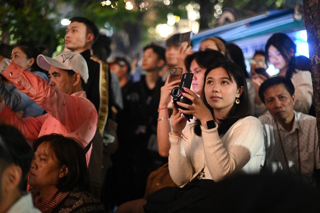 Ph&aacute;o hoa rực rỡ tr&ecirc;n bầu trời, ch&agrave;o đ&oacute;n năm mới 2026- Ảnh 25.